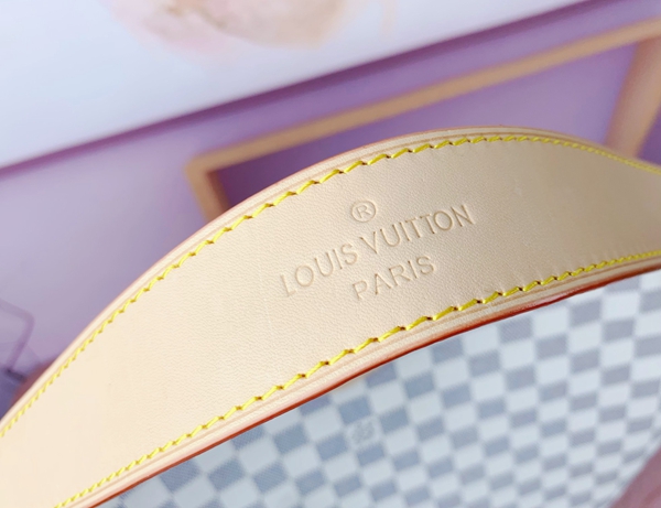 ルイヴィトンバッグ角部分ディテール